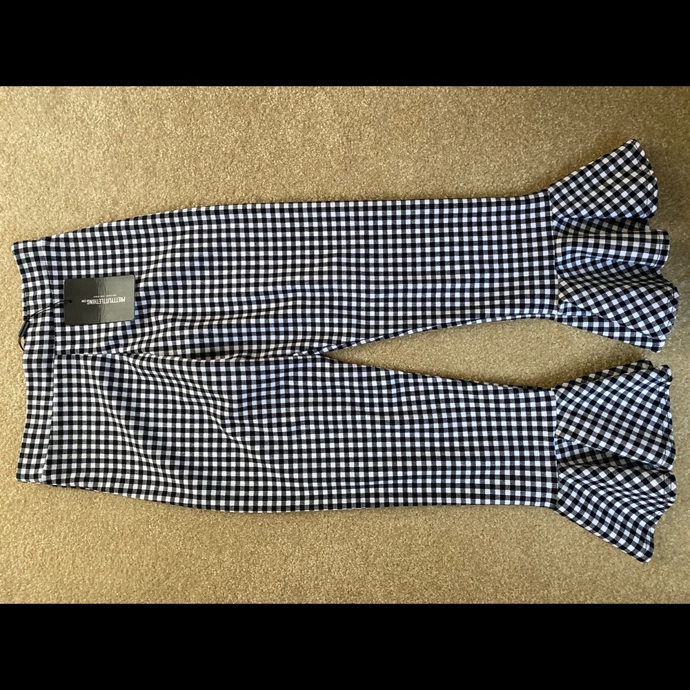 Pretty Little things Latinos Gingham Flare Hem Trouser - Picture 3 of 3